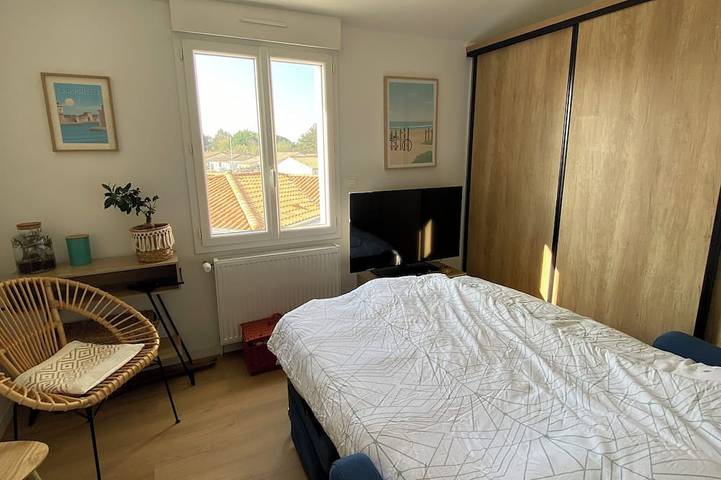 Location de vacances pour 10 personnes, avec piscine ainsi que jardin et terrasse à Saint-Vivien - 2