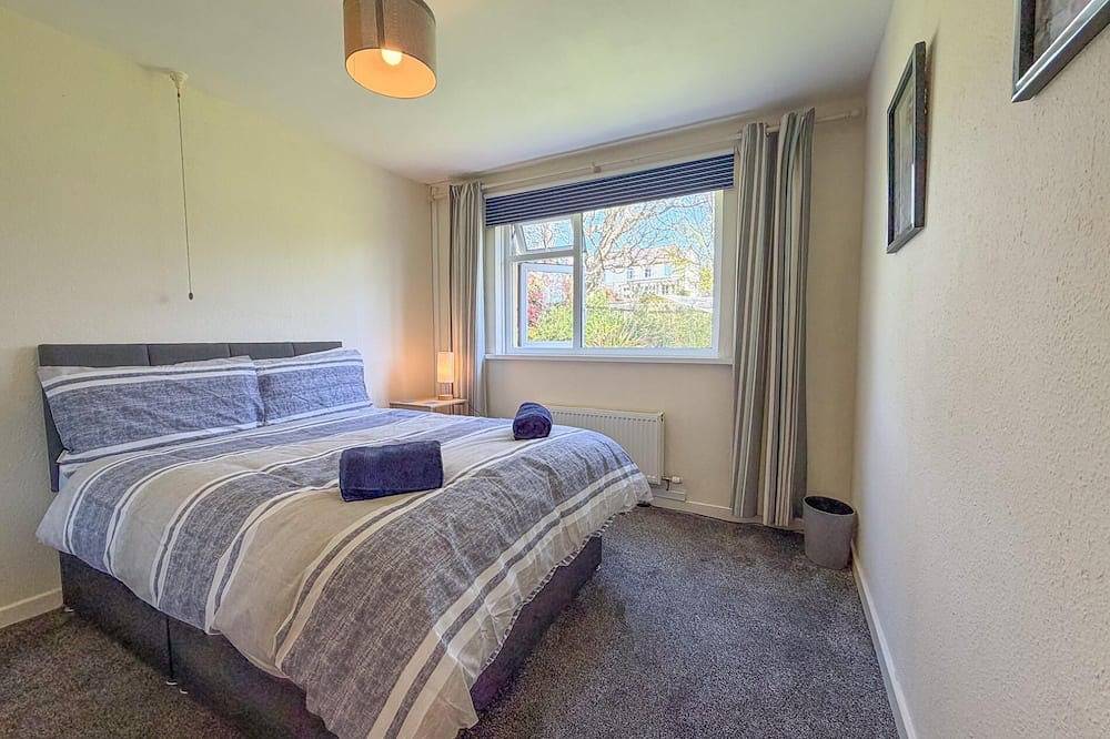 Indigo Blue - 2 Bedroom Holiday Home - Manorbier in Manorbier, Pembrokeshire