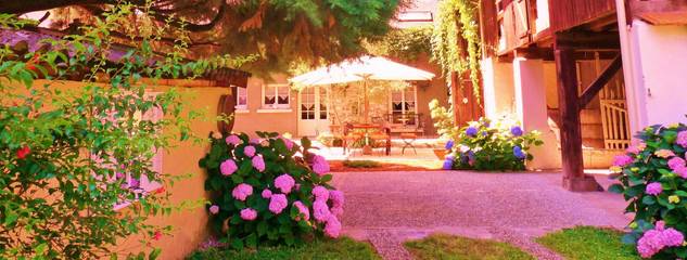 Gîte pour 5 personnes, avec terrasse ainsi que piscine et jardin dans les Hautes-Pyrénées