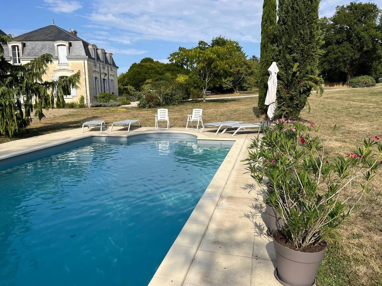 Gîte des Viollières – Élégance campagnarde en parc privé in Bossay-sur-Claise, Région de Loches