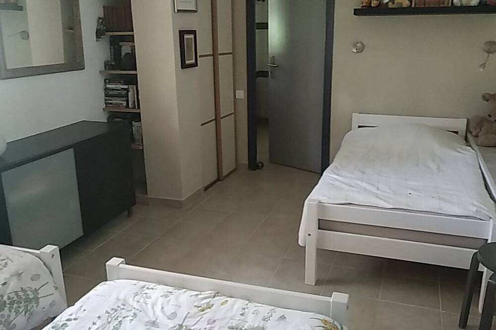 Zelfstandig appartement in een villa op groot bebost terrein op 10 minuten van Aix in Fuveau, Aix-en-Provence en omgeving