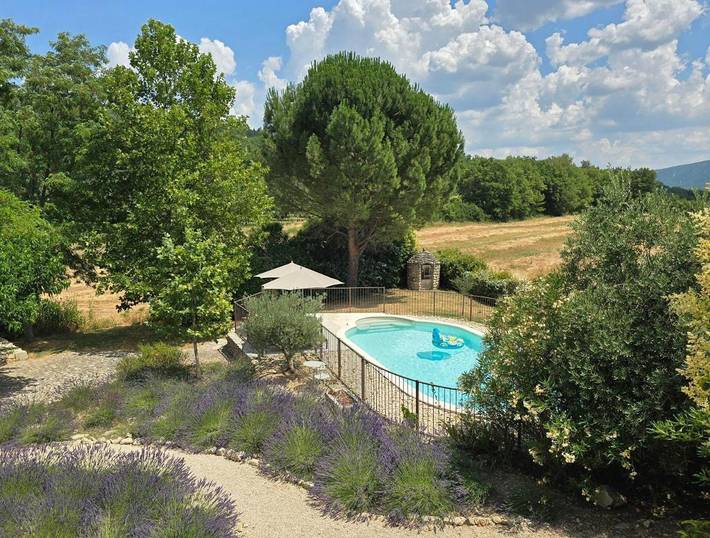 Location de vacances pour 9 personnes, avec vue ainsi que jardin et piscine, animaux acceptés à Saint-Martin-de-Castillon - 3