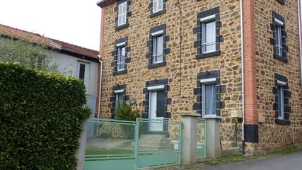 Gîte pour 5 personnes, avec jardin à Vergongheon