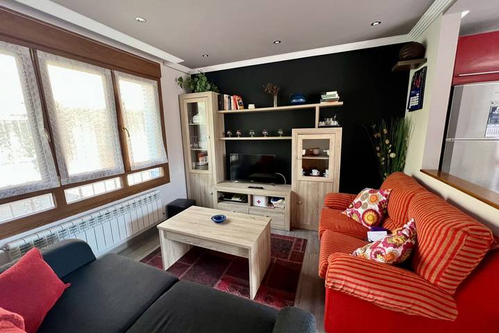 Appartement entier, Appartement de vacances pour 6 personnes avec balcon/terrasse in Niembro, Llanes