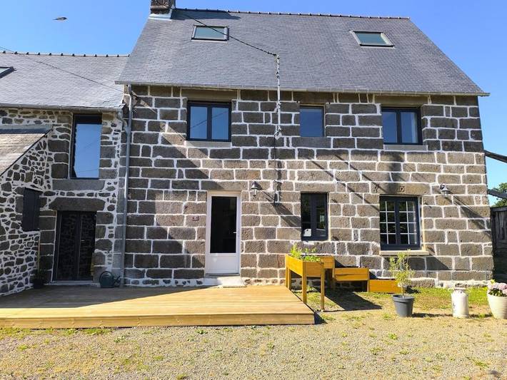 Location de vacances pour 6 personnes, avec terrasse et jardin à Trémeheuc