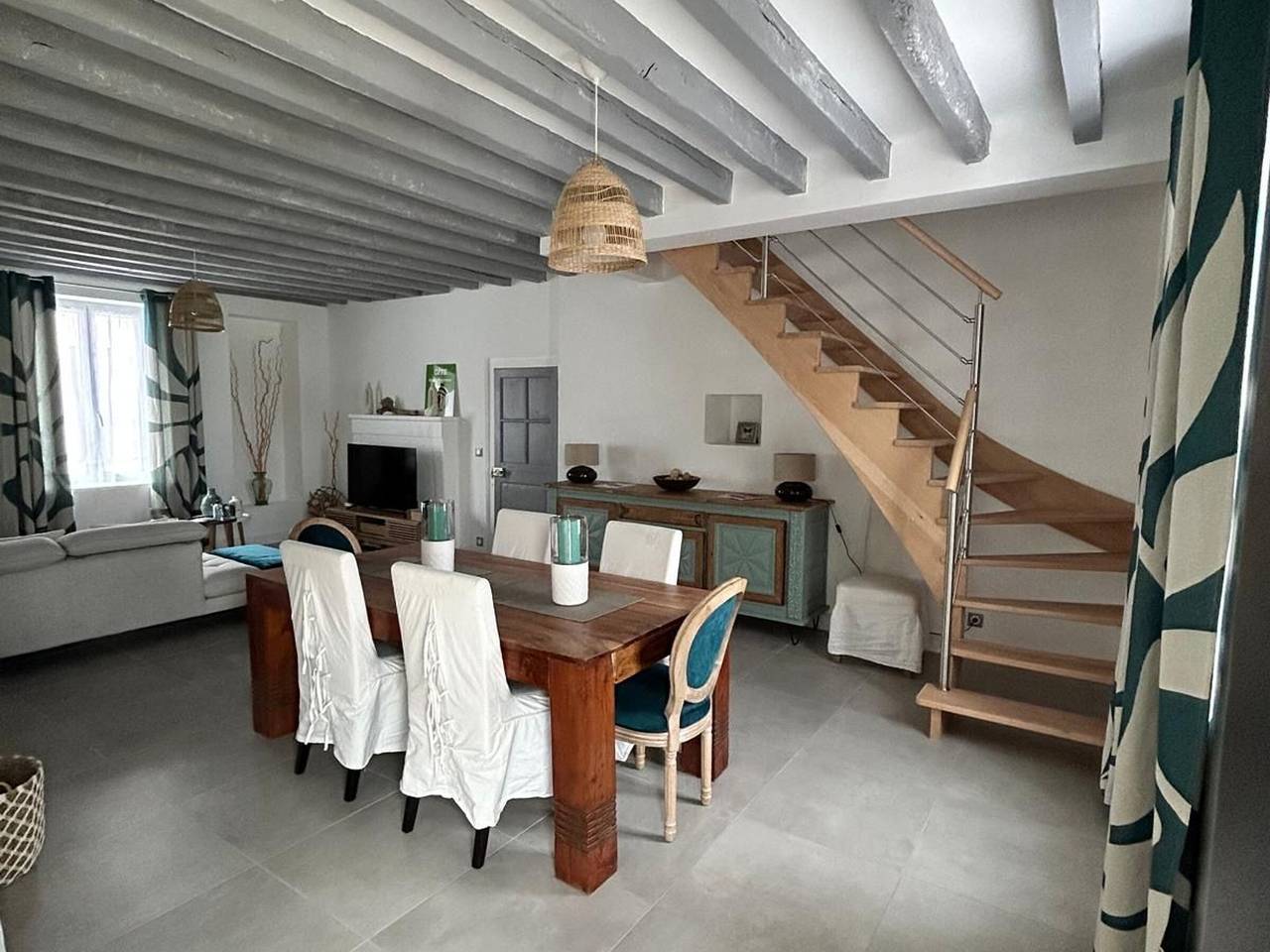 Maison contemporaine avec piscine et jardin, proche de Bourges in Saint-Éloy-de-Gy, Région de Bourges