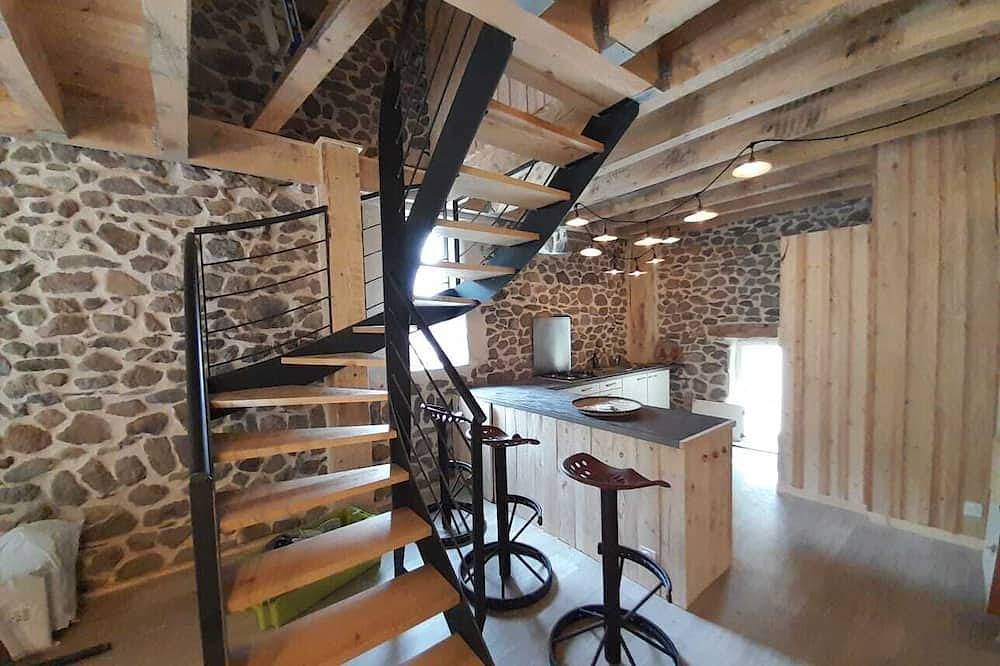 Maison de charme ancienne grange à la campagne in Rochefort-Montagne, Parc naturel régional des Volcans d'Auvergne