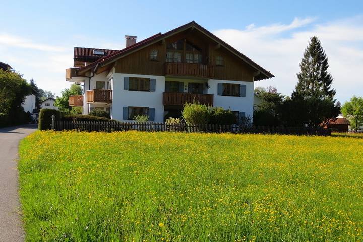 Ferienwohnung für 2 Personen, mit Balkon und Terrasse sowie Ausblick bei Neuschwanstein