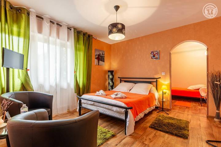 Chambre d’hôte pour 4 personnes, avec piscine et jardin