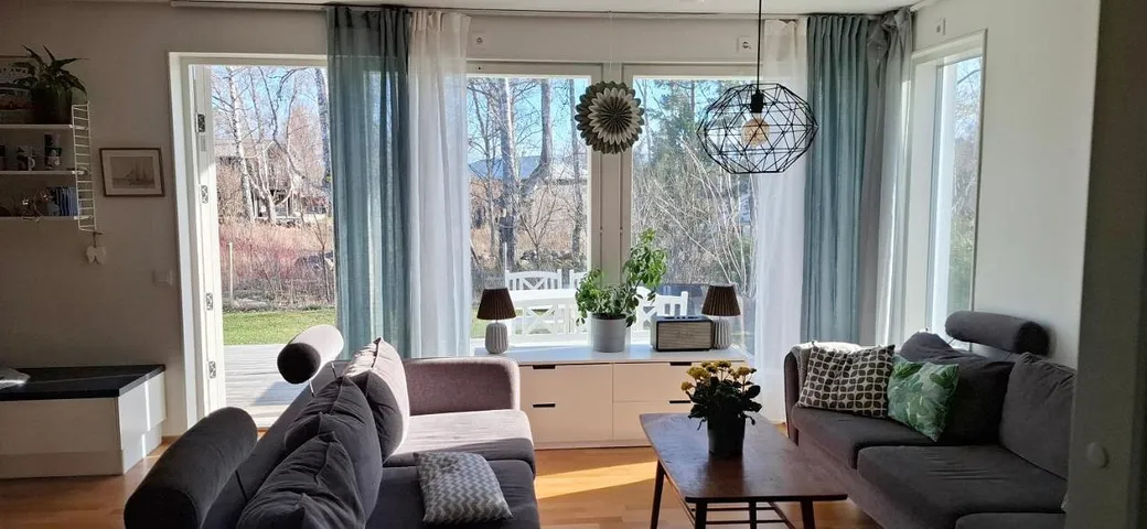Villa für 4 Personen, mit Ausblick und Sauna sowie Garten und Seeblick - 1