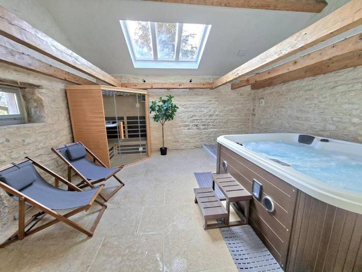 Location de vacances pour 12 personnes, avec Terrasse et Jacuzzi ainsi que Jardin et Sauna à Ruffey-lès-Beaune