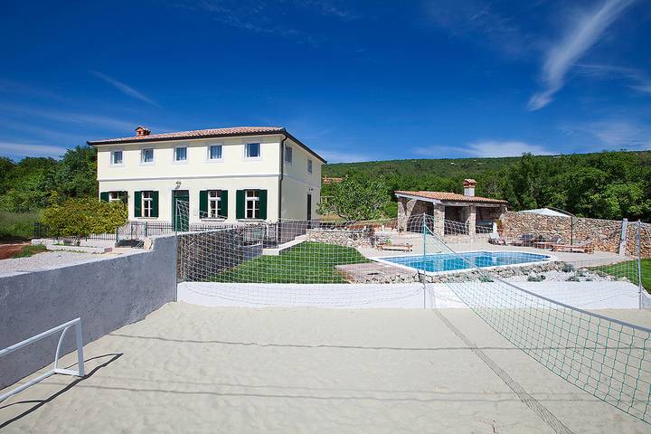 Villa for 9 people with balcony/terrace in Raša, Eastcoast Istria