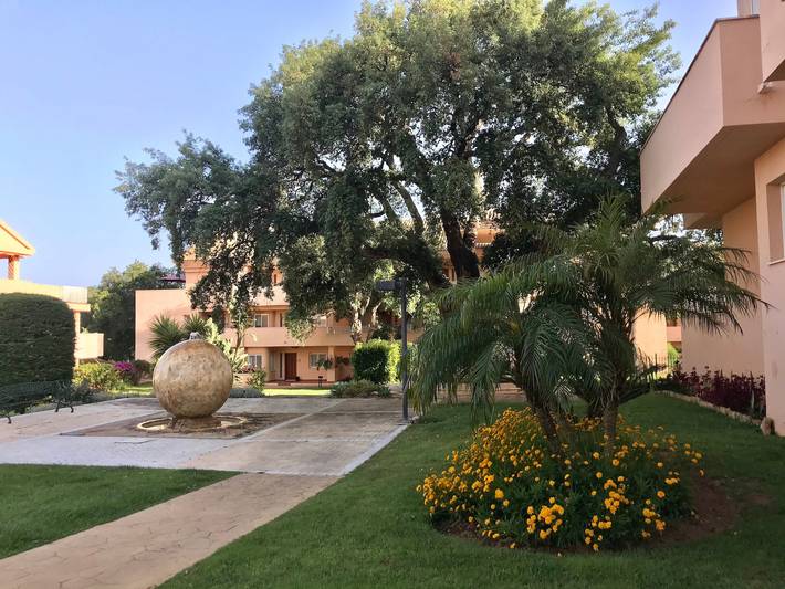 Ganze Wohnung, Ferienwohnung 'Elviria Gardens' mit Gemeinschaftspool, Wi-Fi und Klimaanlage in Marbella Ost, Marbella