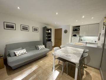 Gîte pour 6 personnes, avec piscine et balcon dans Les Coches