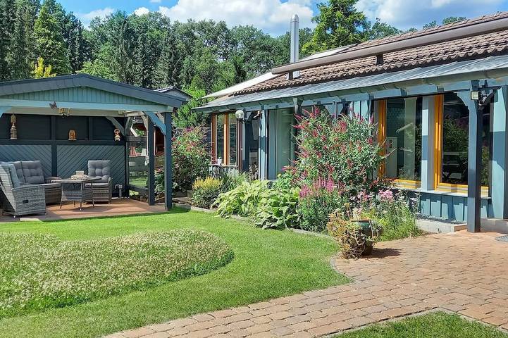 Ferienhaus für 3 Personen, mit Terrasse und Garten