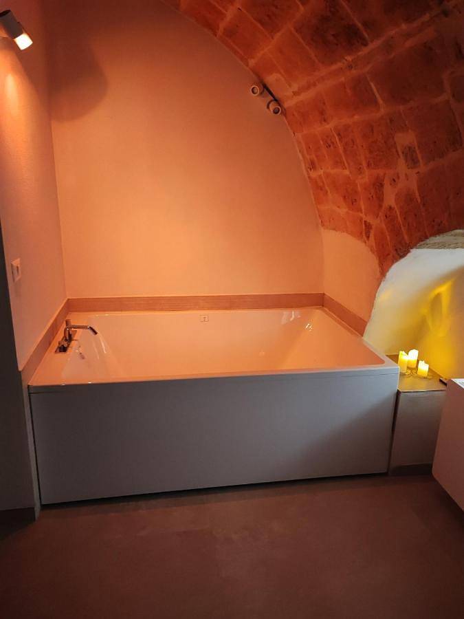 Casa vacanza per 2 persone, con Idromassaggio a Modugno