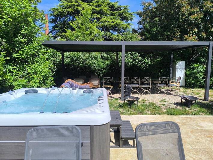 Maison d’hôte pour 4 personnes, avec terrasse et jacuzzi ainsi que jardin et piscine dans Essonne - 3
