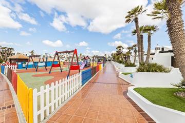 Apartment for 4 People in Central Costa Teguise, Teguise, Photo 3