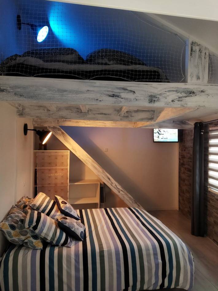 Gîte pour 6 personnes, avec jardin et jacuzzi à Savigné-l'Évêque