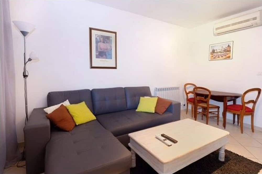 Appartement entier, Appartement à 500 m du bord de mer dans residence sécurisée in L'Île-Rousse, Région de Calvi