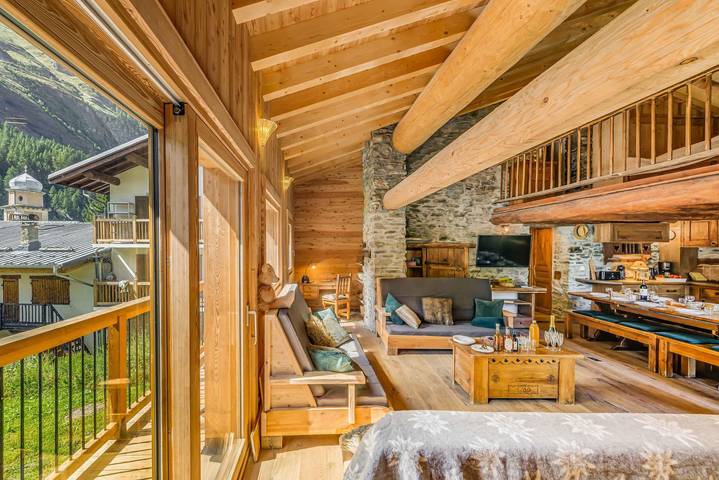 Chalet for 12 people, with terrace and view in Tignes