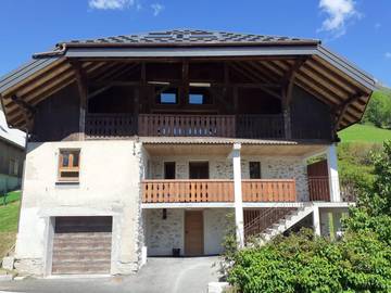 Gîte pour 10 personnes, avec balcon ainsi que jacuzzi et sauna dans Allondaz
