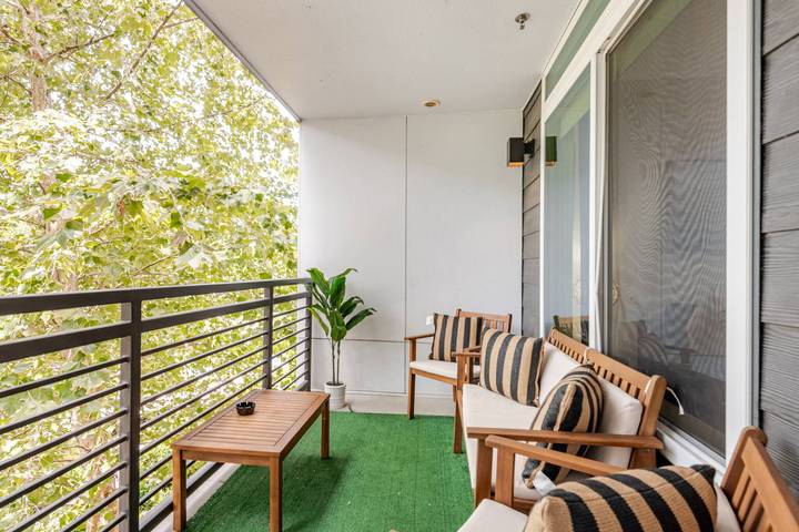 Apartamento vacacional entero, Condominio de lujo con vista al río, vistas a la piscina y estacionamiento gratuito in San Antonio, Condado de Bexar