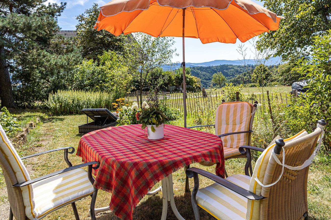 Ganze Wohnung, Ferienwohnung 'Möst' mit Bergblick, Gemeinschaftsgarten und Wlan in St. Märgen, Südschwarzwald