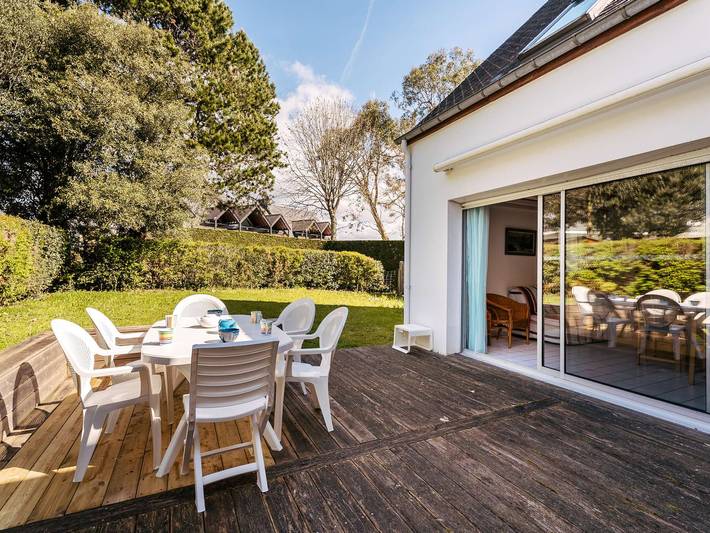 Ferienhaus für 6 Personen, mit Balkon und Terrasse sowie Garten und Pool in Carnac