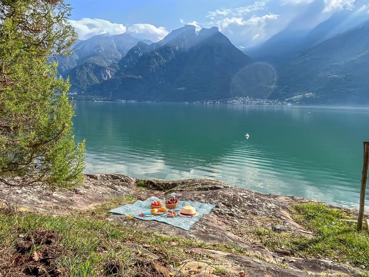 Natural stone Villa Rustica in Comune di Sorico, Valtellina