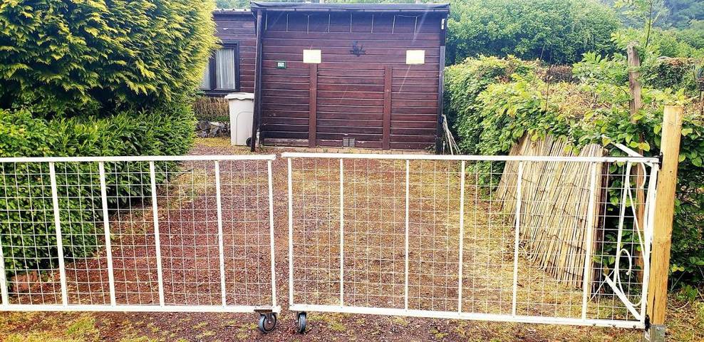 Camping pour 4 personnes, avec jardin et vue sur le lac ainsi que vue et piscine, adapté aux familles au Province de Luxembourg - 2