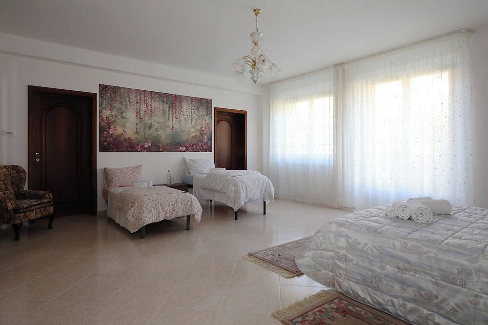 Luxury Private Mountain Villa with Pool & Beautiful Views in Puglia in Roseto Valfortore, Prowincja Foggia