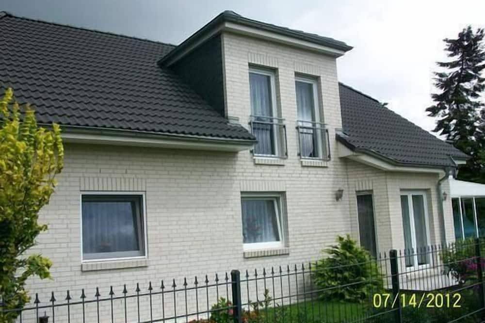Apartment for 2 People in Marzahn - Hellersdorf, Berlin