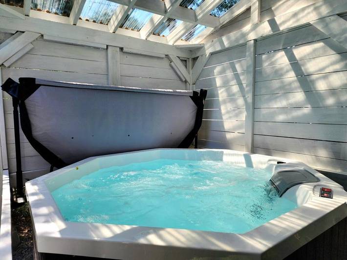Apartamento de vacaciones para 4 personas, con jardín además de jacuzzi y terraza, Se admiten mascotas - 1