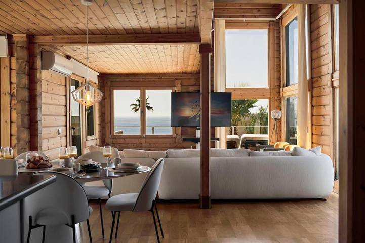 Casa vacanza per 9 persone, con Balcone e Terrazza nonché Giardino e Piscina a Algeciras