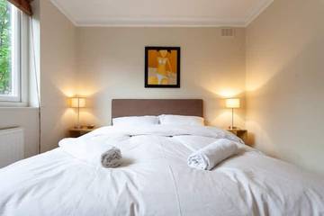 Holiday Rental for 8 People in Hammersmith and Fulham, London, Photo 3