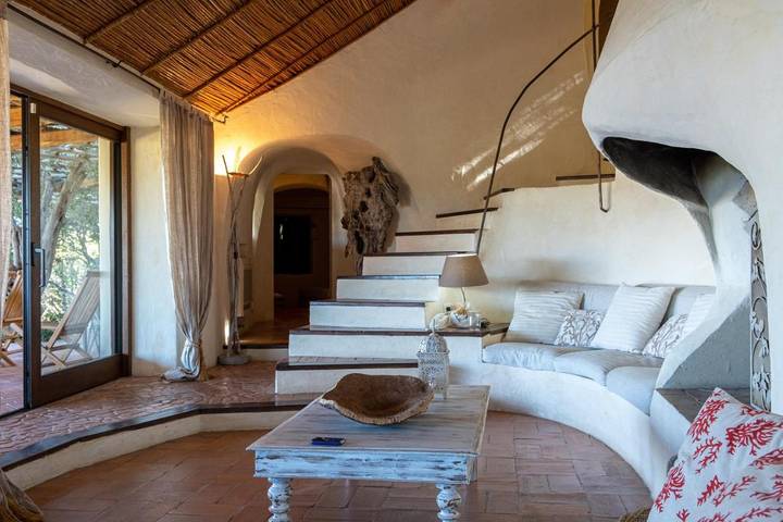 Villa pour 10 personnes, avec balcon et jardin ainsi que vue et piscine à Porto Cervo - 3