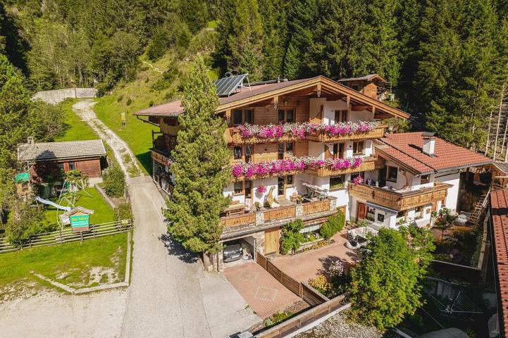 BnB für 4 Personen, mit Sauna und Ausblick sowie Garten, mit Haustier im Zillertal - 3