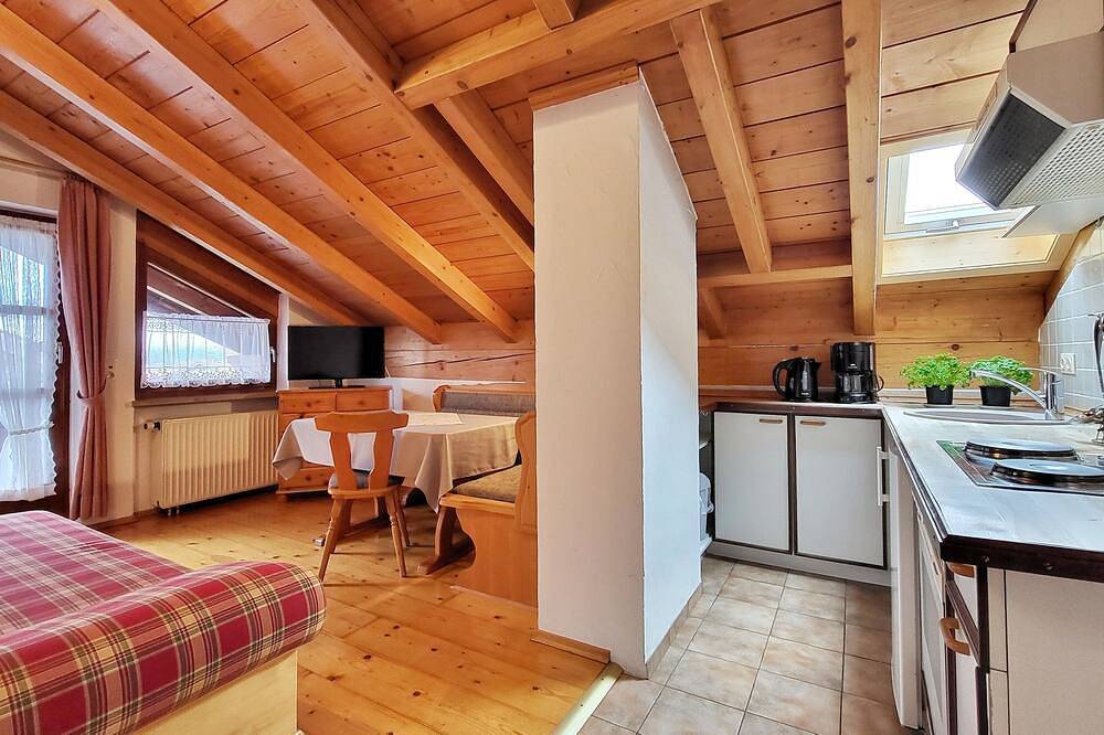 Ganze Wohnung, Gemütliche Ferienwohnung in der Nähe von Garmisch-Partenkirchen. in Oberau, Bayerische Alpen