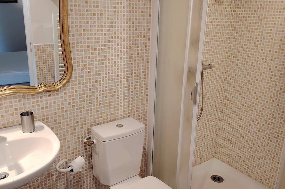 Appartement entier, En Drôme Provencale studio piscine in Dieulefit, Région de nyons