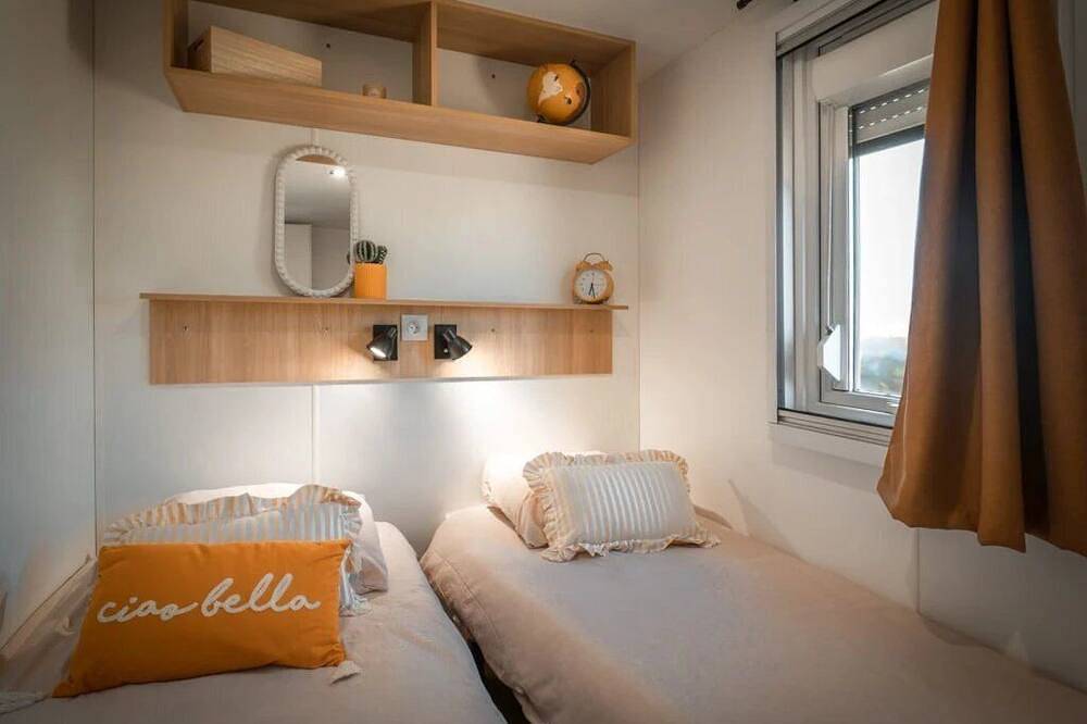 Zecamping 4* espace aquatique animations locatif Tv Lv clim 32m2 in Challans, Valle del Loira