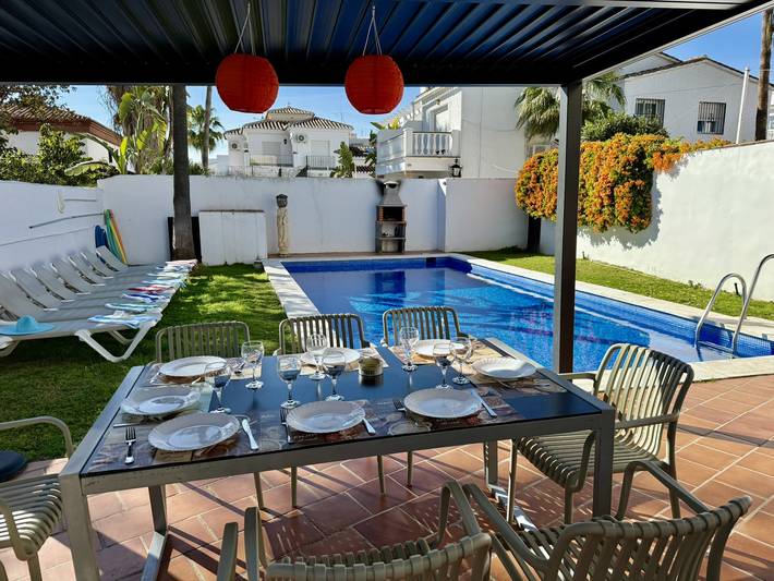 Villa for 8 people, with pool and garden in Nerja