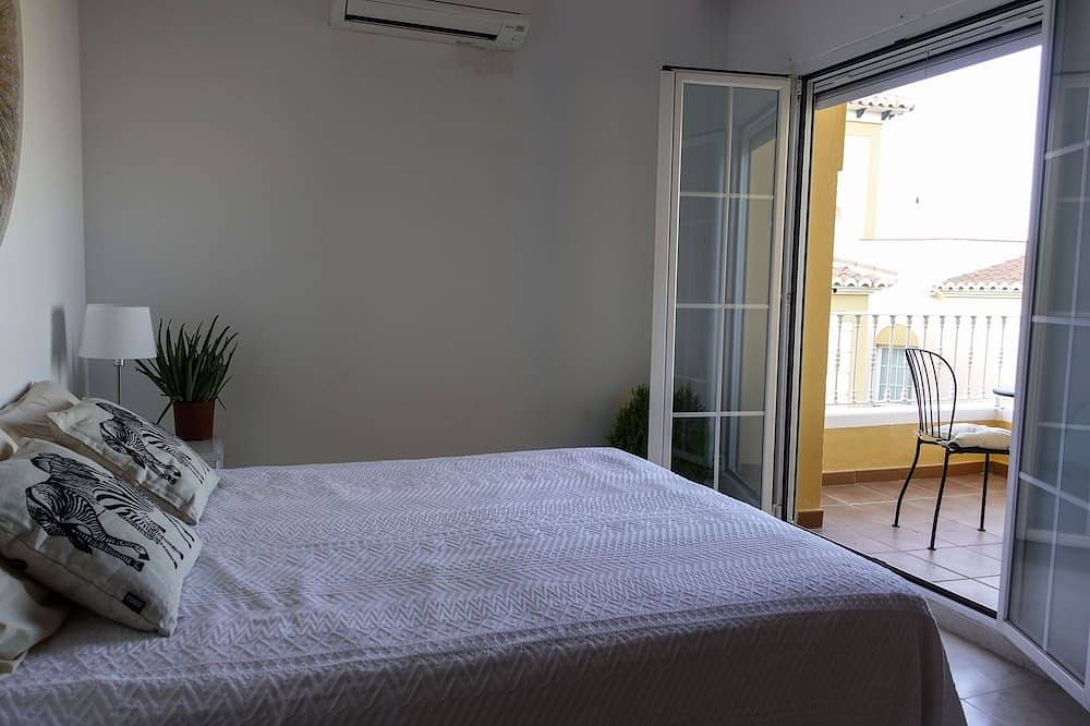 Villa mit Meerblick, privatem Pool, 7 Zimmern, 2 Wohnzimmern, 2 Küchen, 4 Badezimmern in La Viña (Torre del Mar), Vélez-Málaga