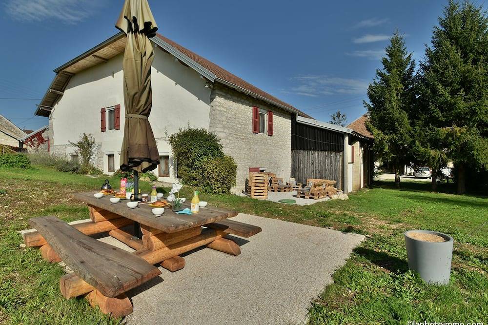 Maison De Vacances pour 12 Personnes dans Molain, Jura
