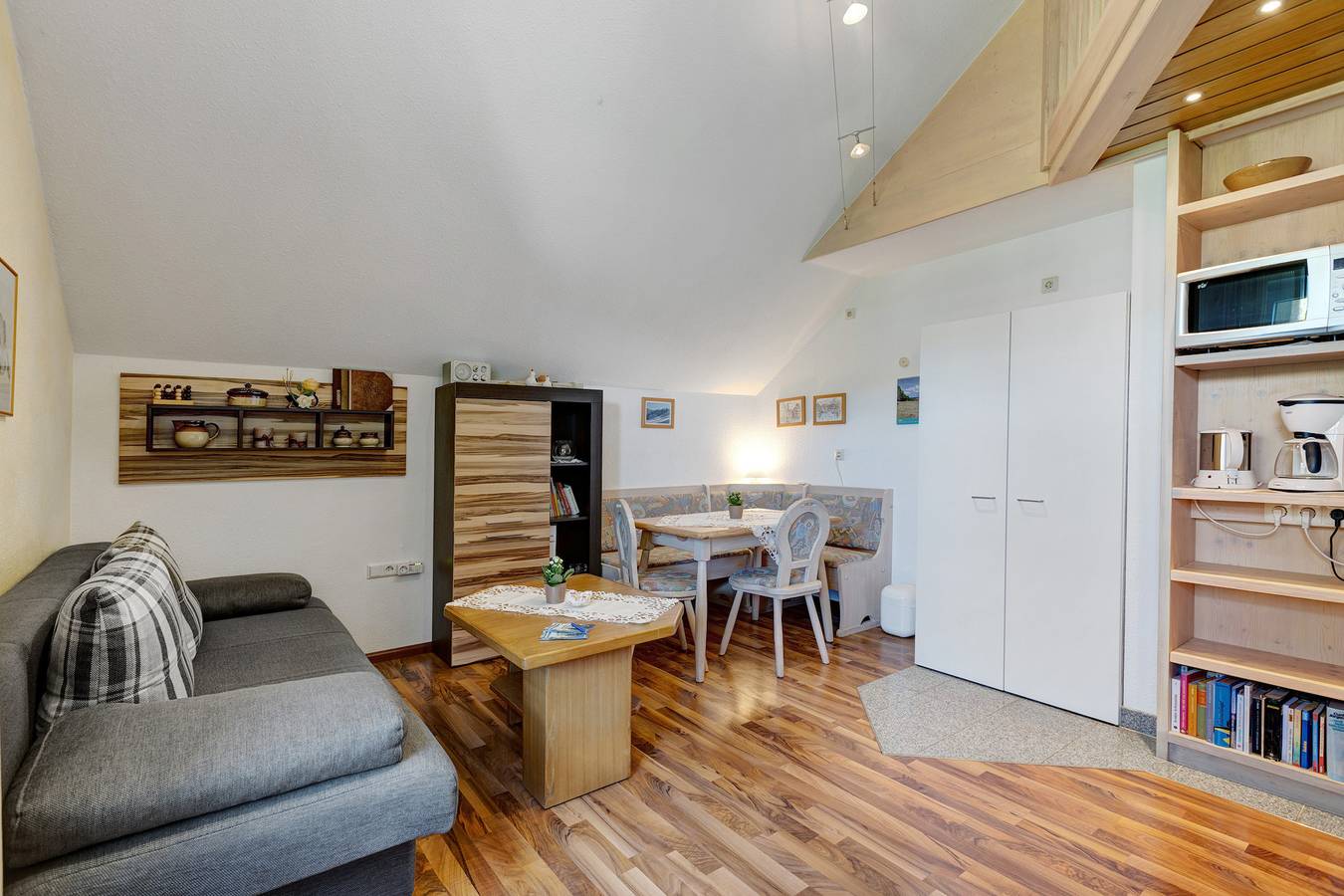 Ganze Wohnung, Ferienappartment B mit Balkon und Wi-Fi in Tennenbronn, Schramberg