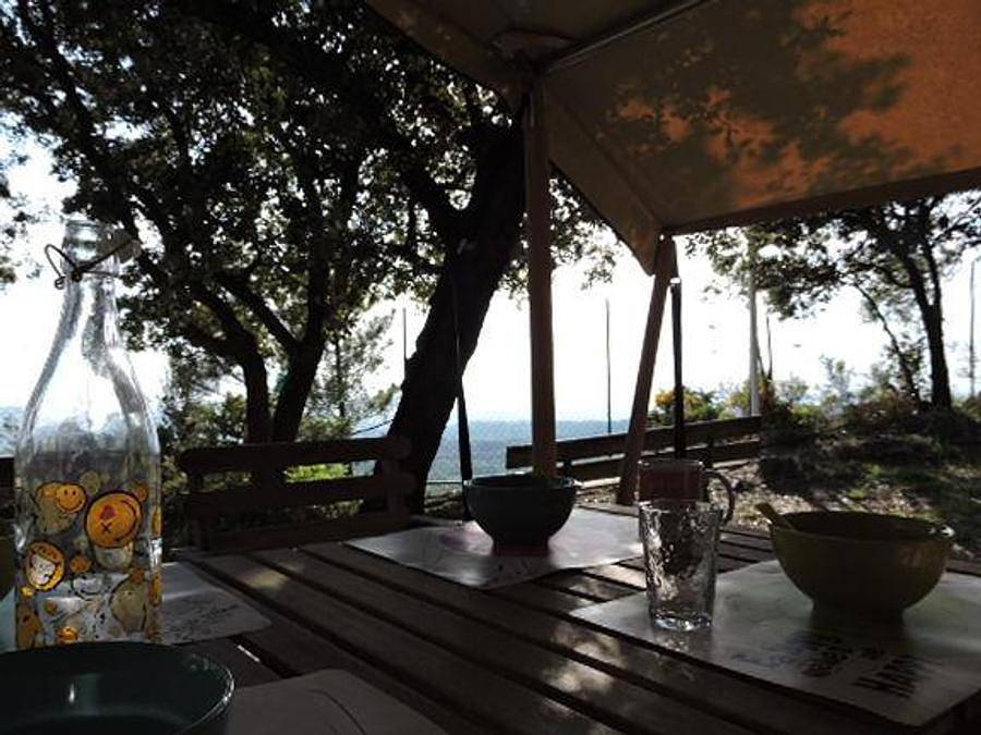 Camping les Terrasses Provençales - Tente en toile et en bois 4 personnes - Tente Lodge Aventure - 2 chambres in Venterol, Région de nyons