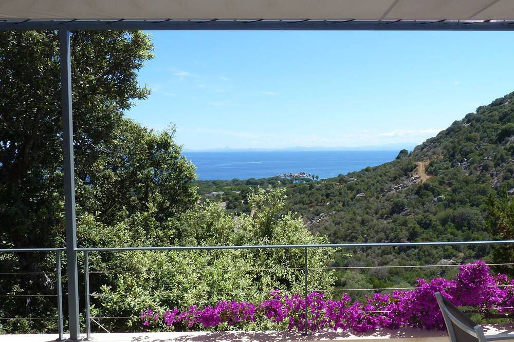 Palombaggia: Villa Standing 3 ***Vue Sur Mer Exceptionnelle. Piscine Chauffée. in Palombaggia, Porto-Vecchio
