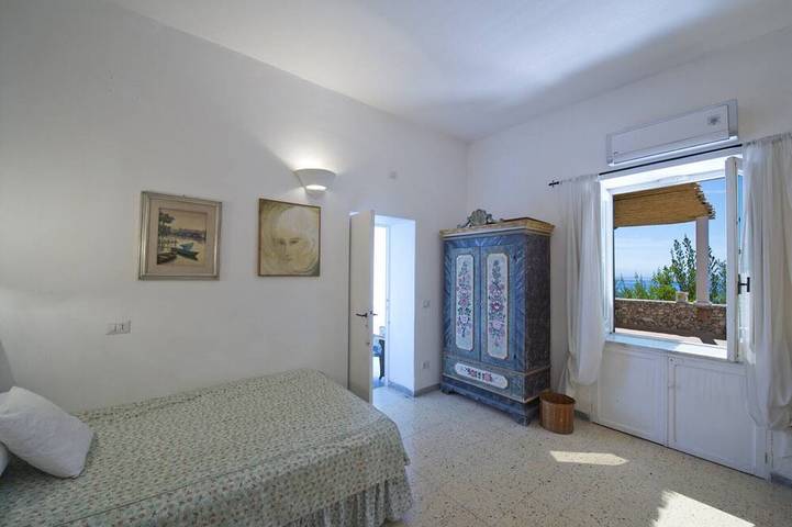 Villa La Delfinella large property for families and non in Praiano, Sorrento Coast