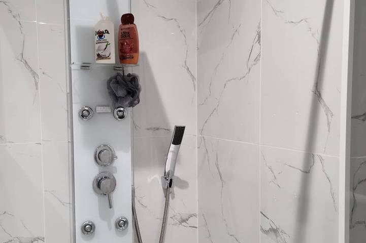 Apartamento entero, Luxurious apartment, wifi, air conditioning, 50M from the beach in Niza, Costa mediterránea (Francia)