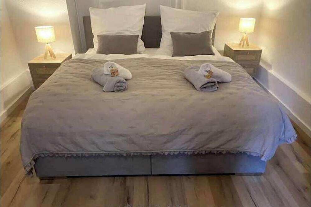 Apartamento entero, 🌿 Cozy City Oasis | Fairgrounds | Workspace | Click here to see more 👇 in Fráncfort del Meno, Hesse del Sur